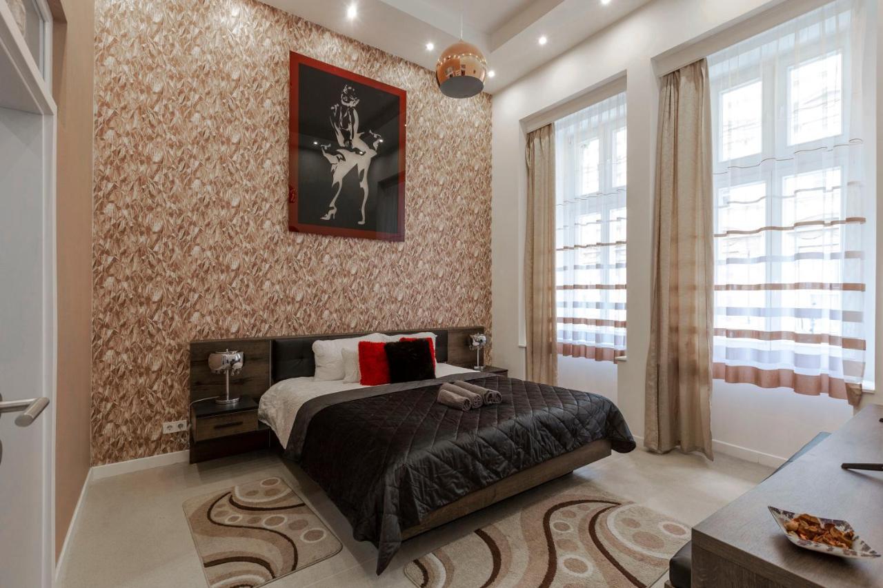 Exclusive Marilyn Apartment In The Heart Of Boedapest Buitenkant foto
