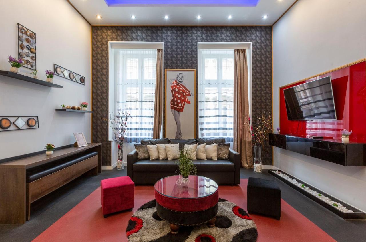 Exclusive Marilyn Apartment In The Heart Of Boedapest Buitenkant foto