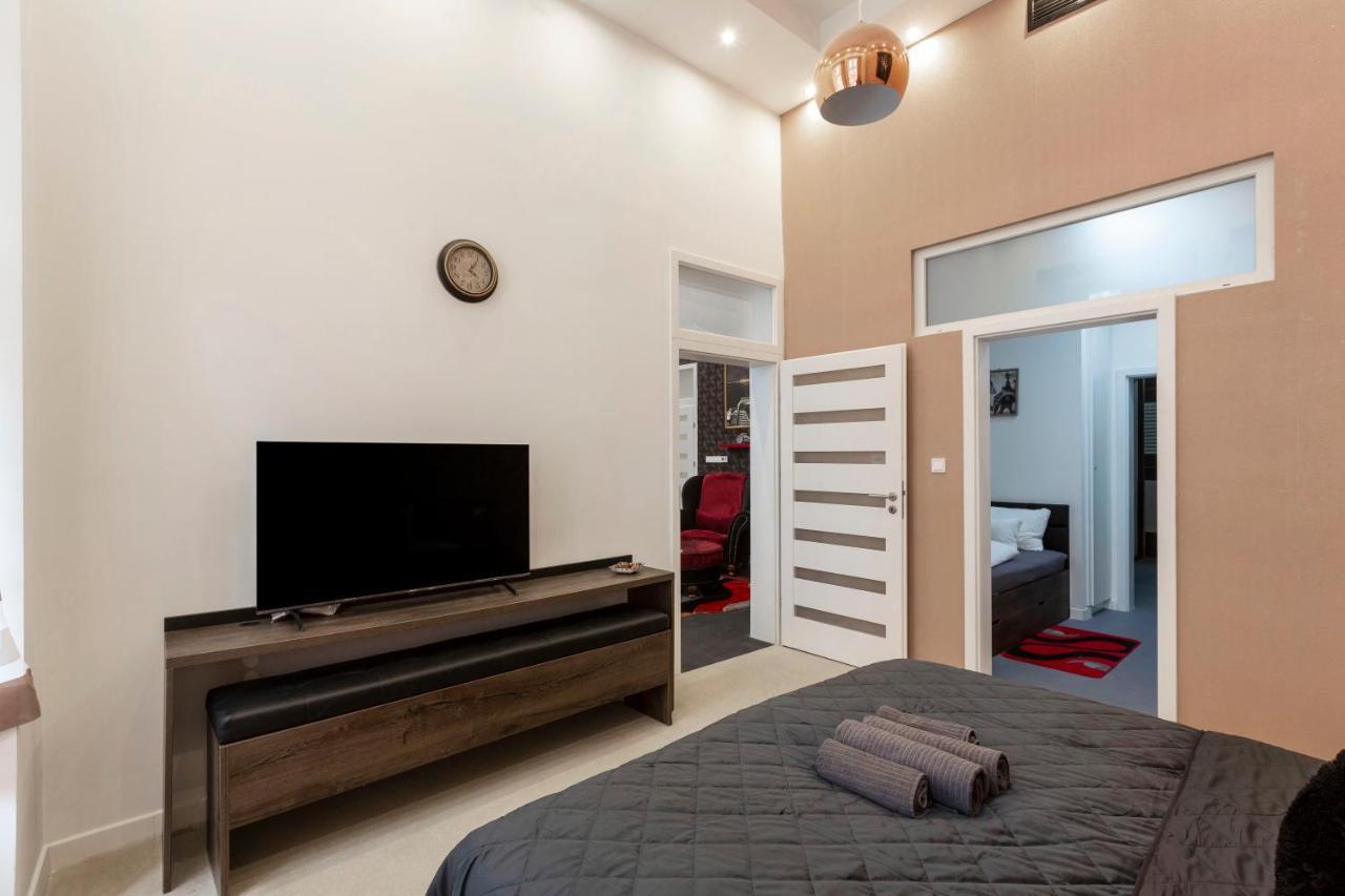 Exclusive Marilyn Apartment In The Heart Of Boedapest Buitenkant foto